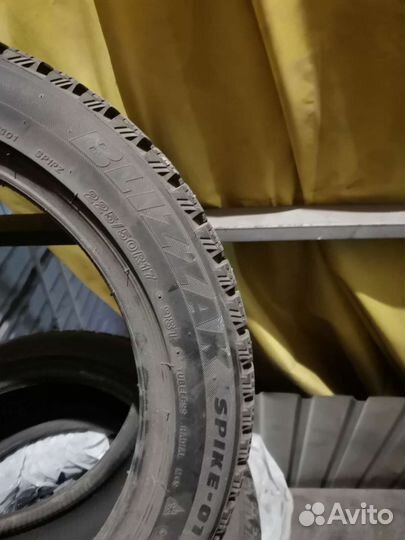 Bridgestone Blizzak Spike-01 225/50 R17