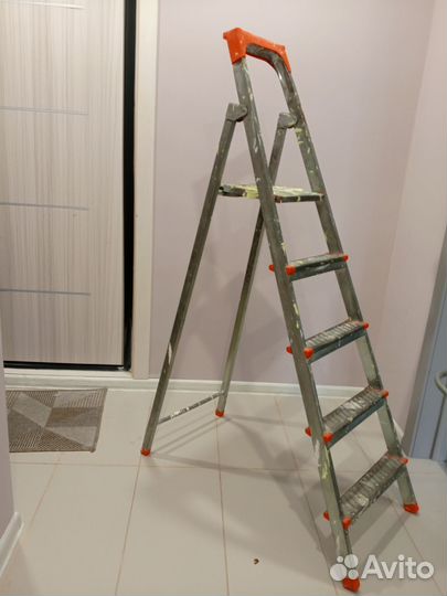 Стремянка алюминиевая бу