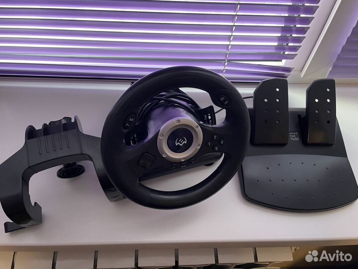 Игровой руль с педалями для пк