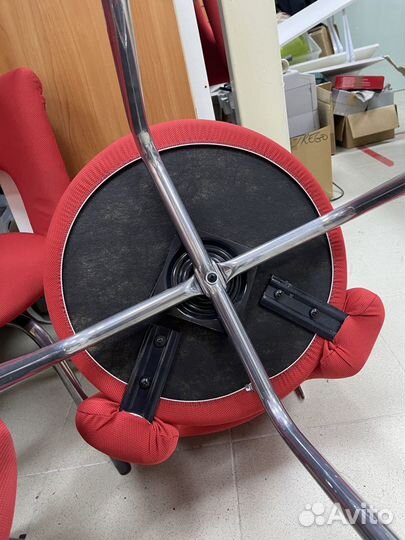 Офисный стул вращающийся Бюрократ