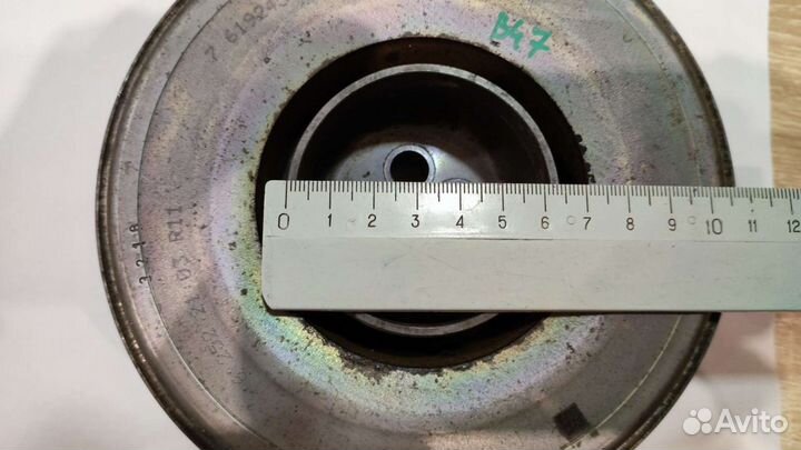 Шкив коленвала BMW. Демпфер крутильных колебаний