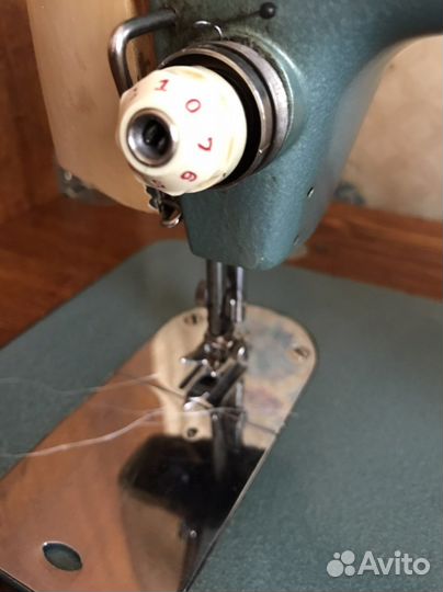 Швейная машина Чайка 2