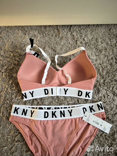 Бюстгальтер и трусики dkny