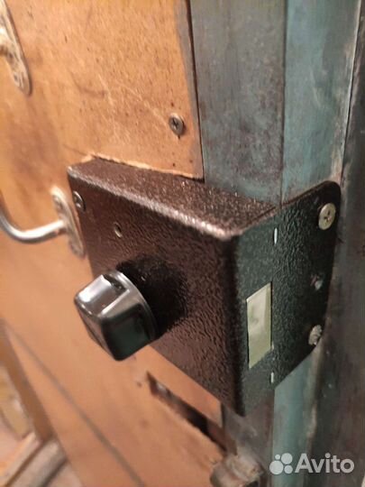 Замок входной двери, гаражный, сейфовый