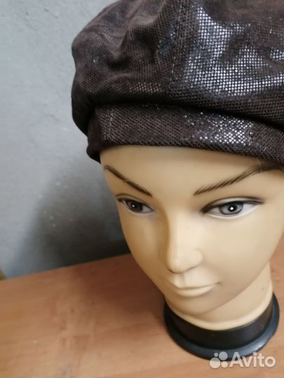 Берет женский кожаный
