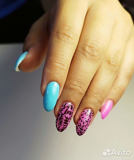 Модель на маникюр