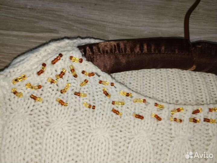 Свитер женский