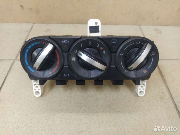 Блок управления отопителем Ниссан Кашкай J10