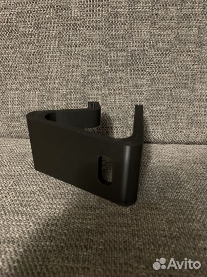 Подставка под телефон с гнездом для зарядки