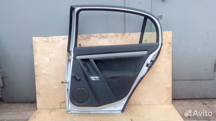 Дверь задняя правая на Опель Вектра Ц Седан