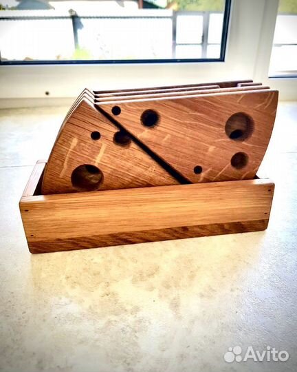 Сервировочный набор деревянных тарелок