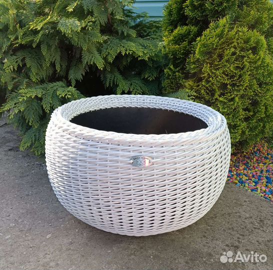 Кашпо напольное уличное