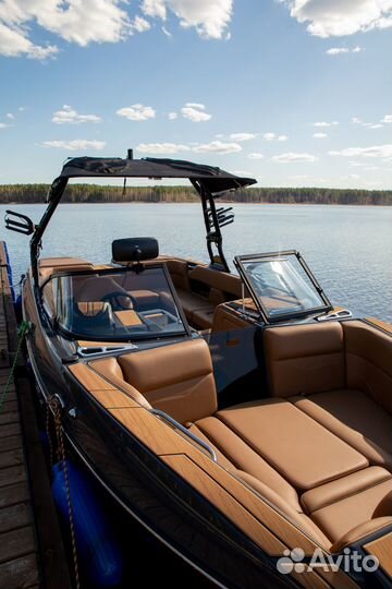 Катер Буксировщик Mumba Mojo