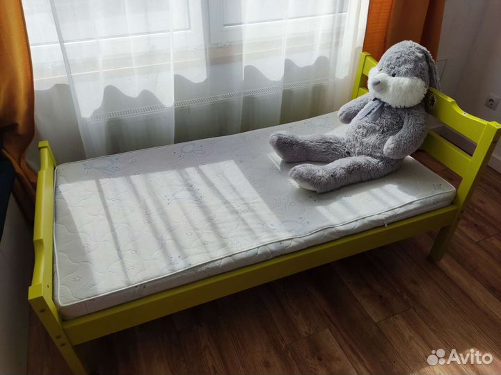 Детская кровать из массива