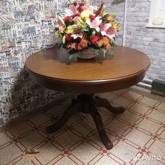 Дубовый обеденный стол