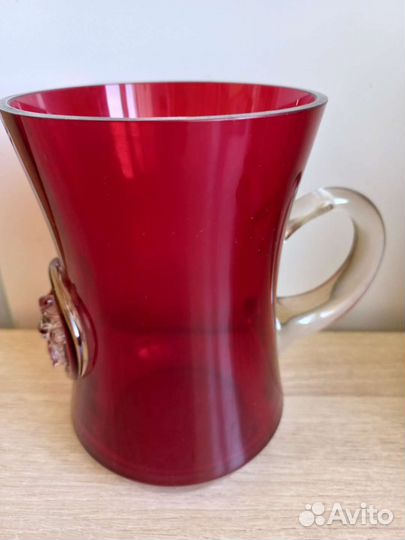 Пивная кружка из красного стекла емкость 1л