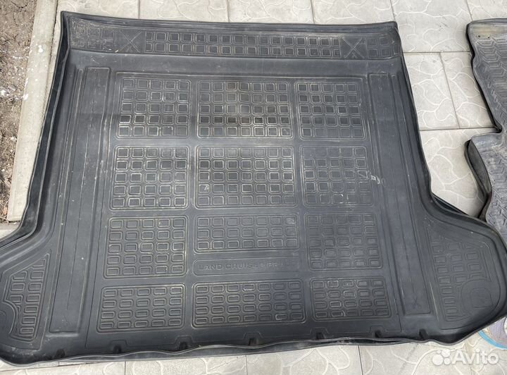 Автомобильные коврики оригинал в багажник Б/у