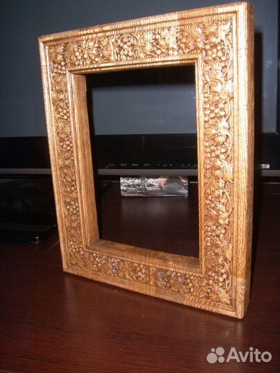 Рама для зеркала из ясеня резная