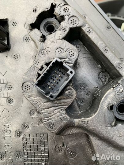 Корпус зеркала правого Renault Fluence