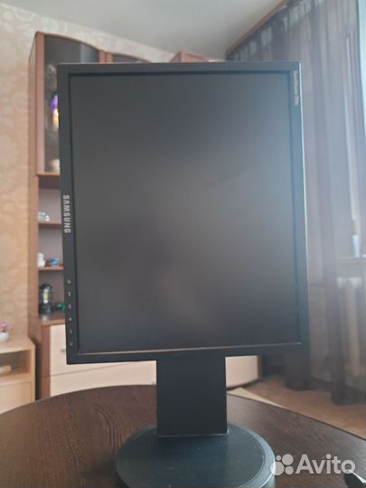 Монитор Samsung SyncMaster 740N, 1280x1024, 75 Гц