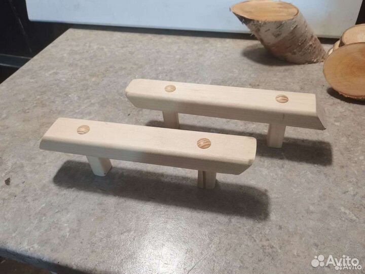 Кормушка и скворечник для птиц