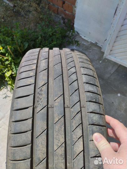 Kumho Ecsta PS71 225/45 R19