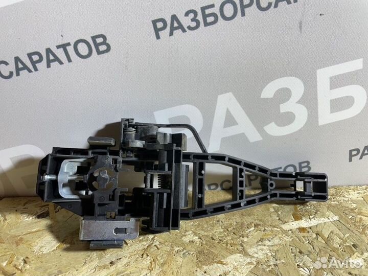 Кронштейн ручки двери наружной правый Ford Focus