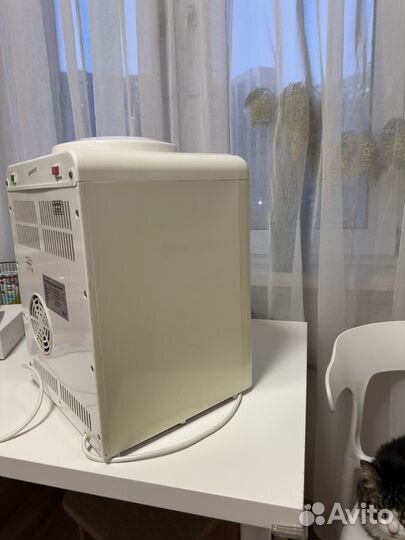 Кулер для воды настольный