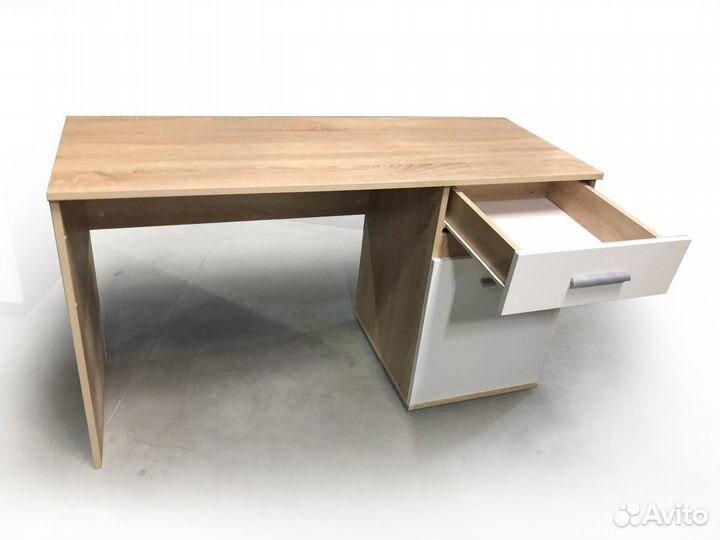 Письменный стол рабочий школьный