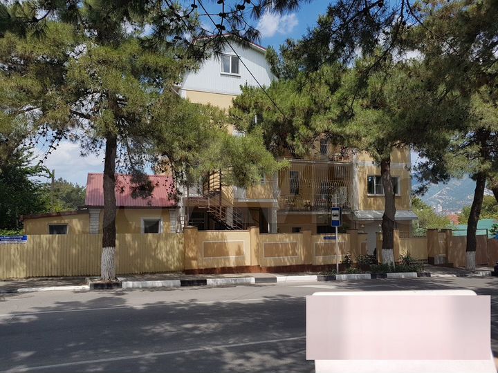 Дом 180 м² на участке 4 сот.