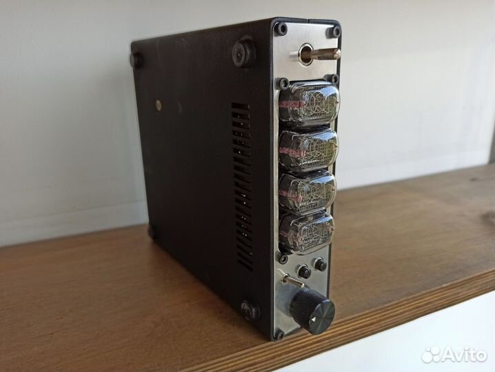 Стерео FM Ресивер Nixie на лампах ин-12