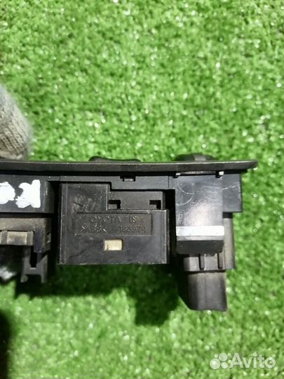 Кнопка корректора фар Toyota Corolla