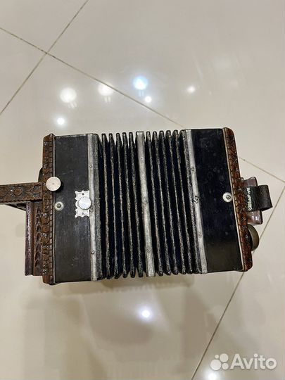 Саратовская гармонь мастера Поверинова Н.И