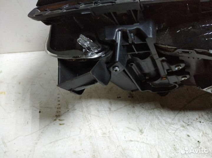 Фара правая jeep grand cherokee SRT8 WK2 2013-2022