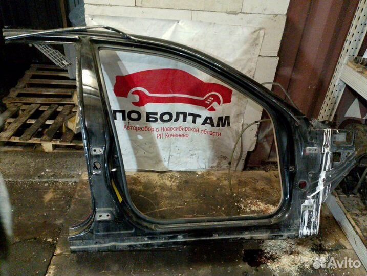 Центральная стойка кузова передняя правая Lexus