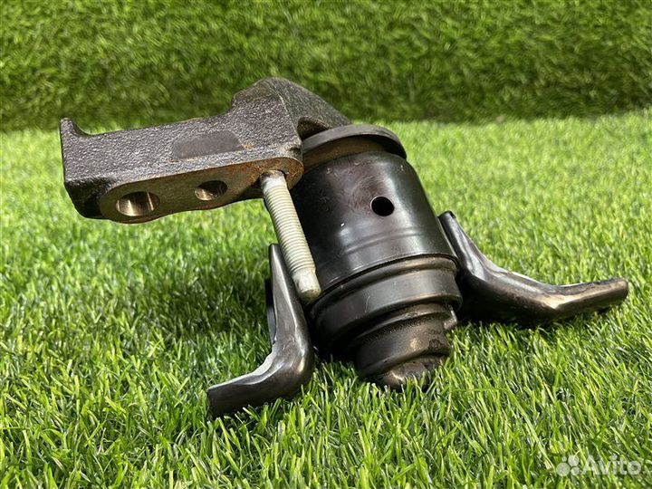 Подушка двигателя передняя правая Toyota Ractis