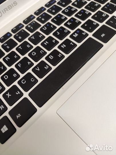 Top Laptop Компактный белый ноутбук Irbis