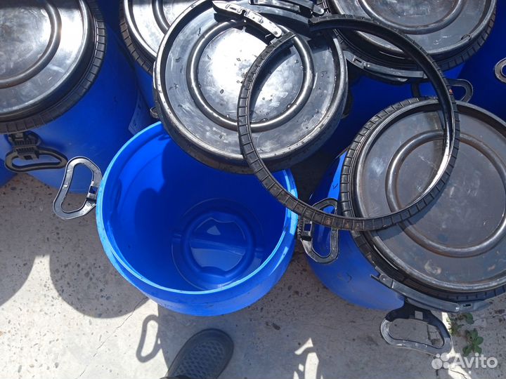 Бочка пластиковая с крышкой для пищевых продуктов