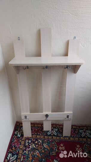 Вешалка для одежды настенная