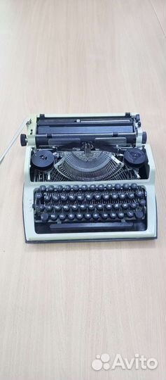 Печатная пишущая машинка