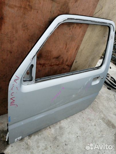 Дверь передняя левая Suzuki Jimny JB23