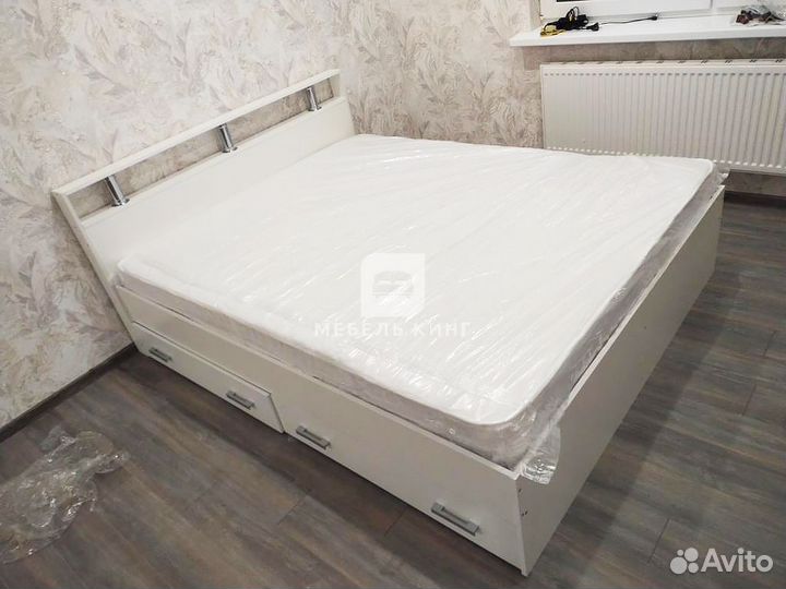 Кровать двуспальная