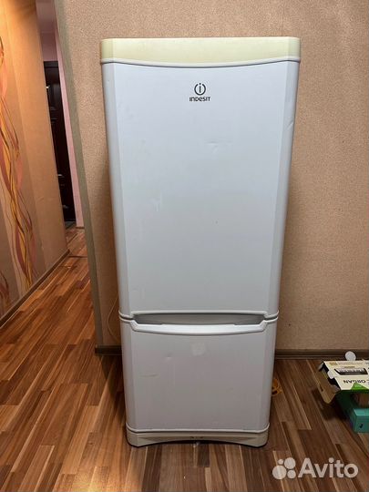 Холодильник бу indesit