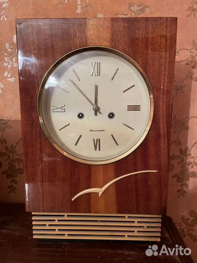 Часы настенные янтарь с боем. СССР