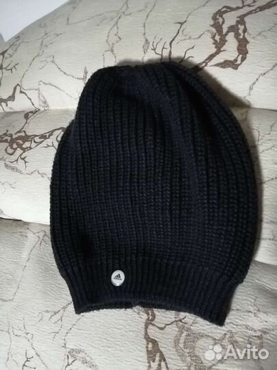Женская шапка (новая)