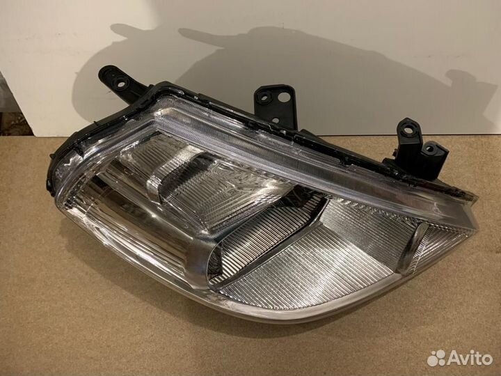 Фара правая nissan tiida. nntii05002R