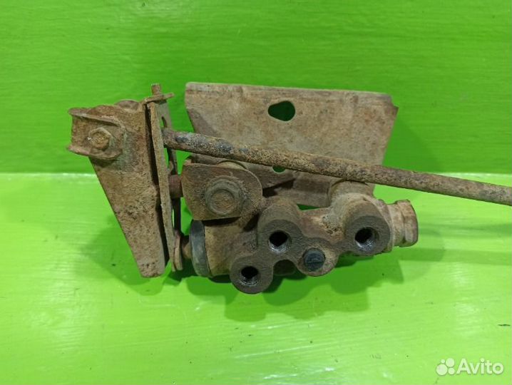 Распределитель тормозных сил Ваз 21124 21124 2006