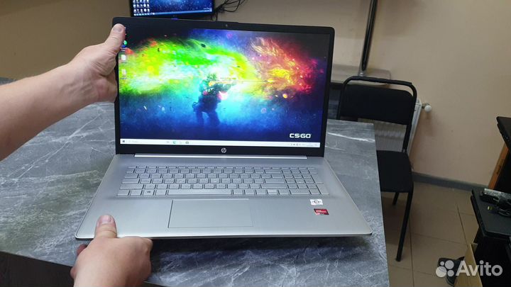 Ноутбук Hp (17.3