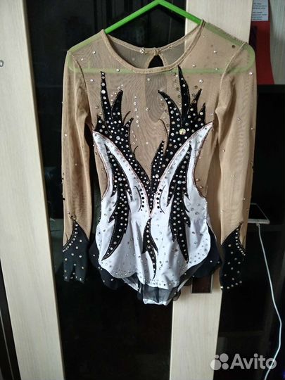 Костюм для художественной гимнастикой