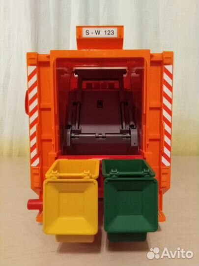 Мусоровоз, автокран Bruder (Германия)